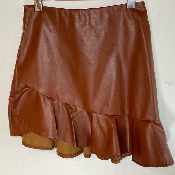Brown Faux Leather Ruffled Mini Skirt S-M - Picture 2 of 4